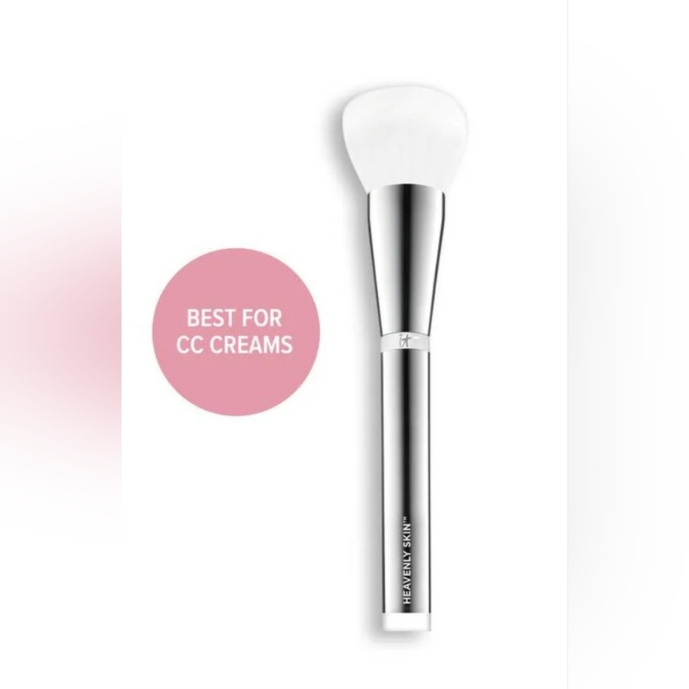 iT Heavenly Skin CC+ Skin Perfecting Brush # 702 NIP
